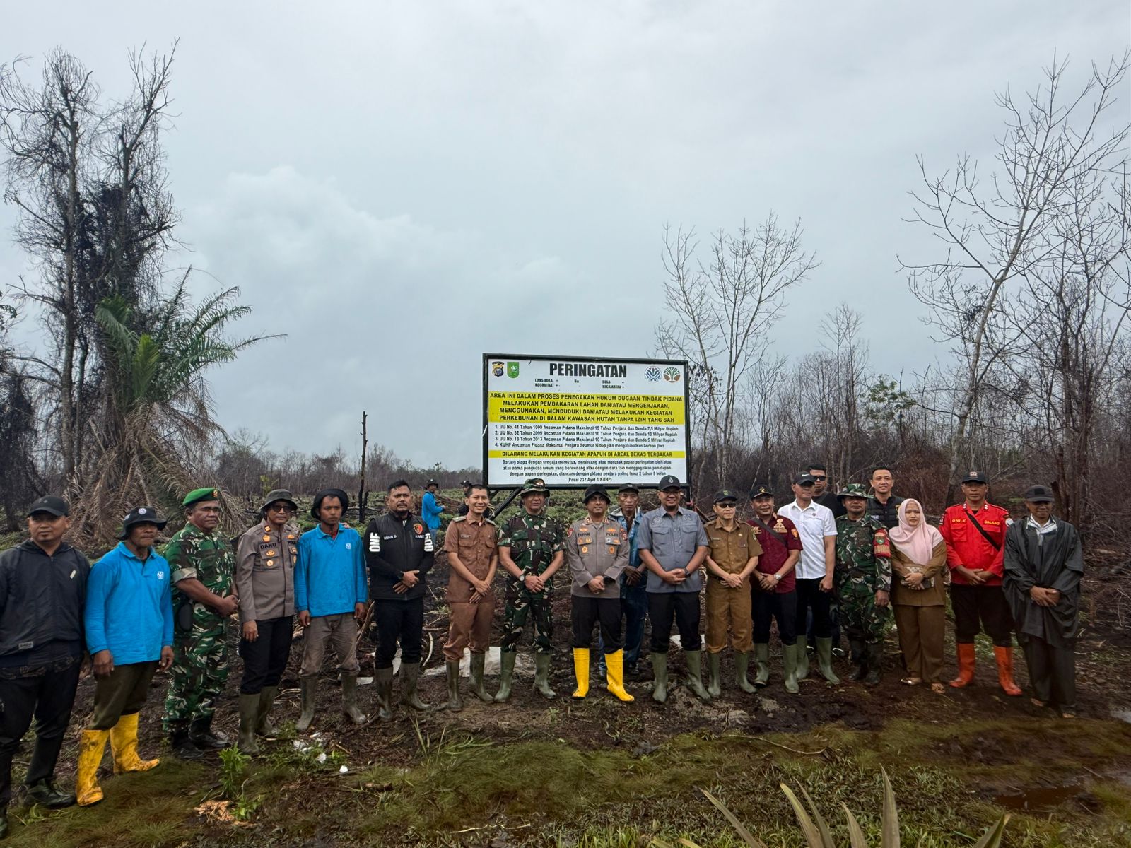 Bupati Inhil Menghadiri Pemasangan Plang / Papan Peringatan di Desa Bayas Jaya
