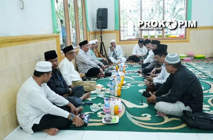 Pj.Bupati Herman Buka Bersama dan Serahkan Bantuan Rp 10 Juta di Mesjid Al-Mujahidin Pelangiran