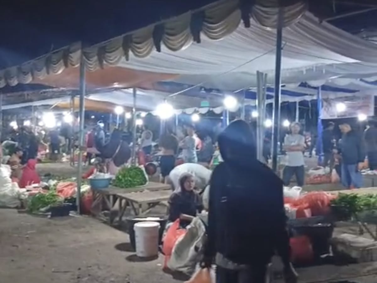 Bupati Inhil Resmikan Pasar Subuh Tembilahan