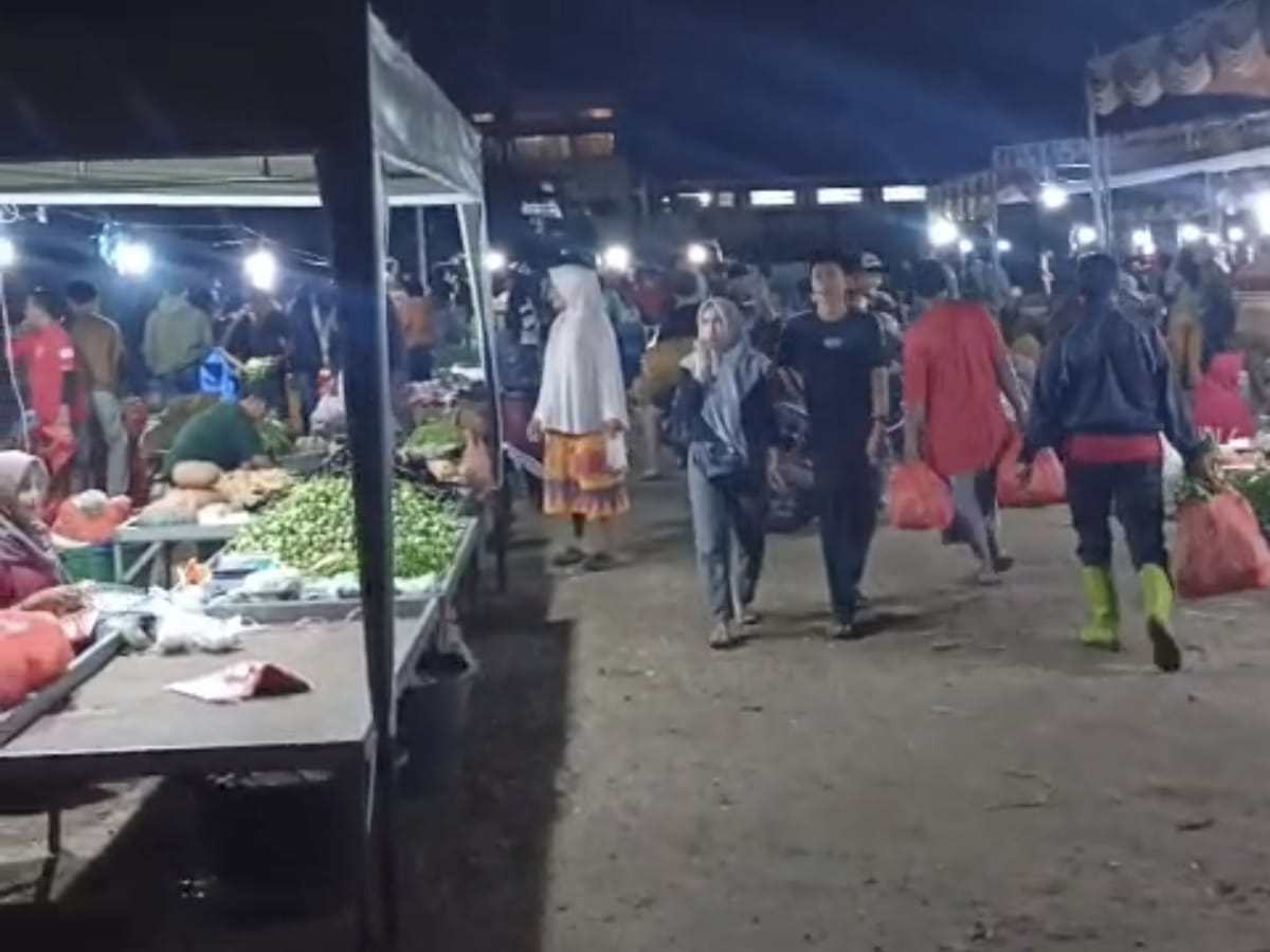 Bupati Inhil Resmikan Pasar Subuh Tembilahan