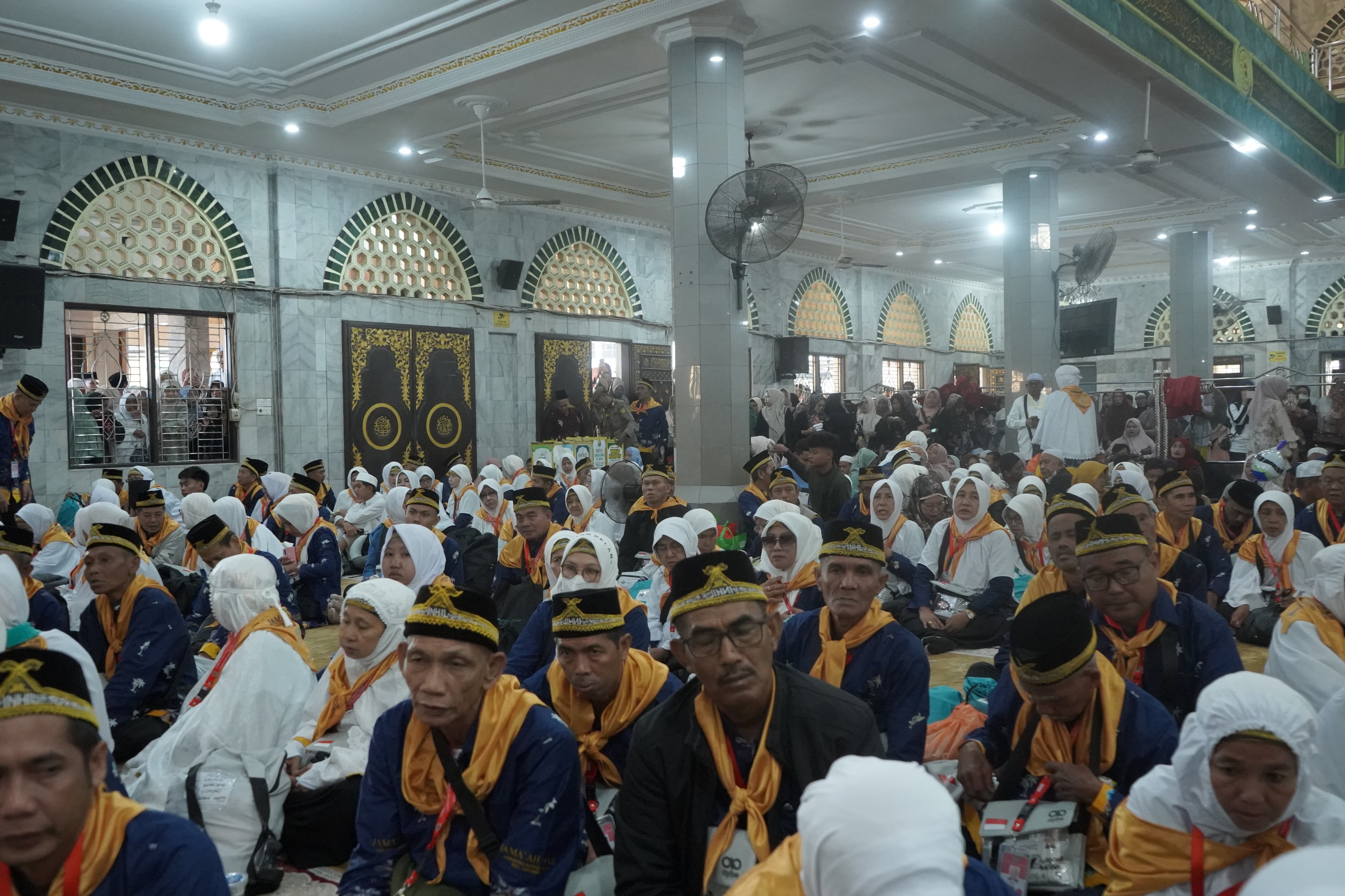 Bupati Inhil Lepas 307 JCH Kloter 7 di Masjid Agung Al-Huda Tembilahan